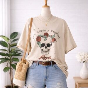 🎅 3/$15 SALE Poison Rose Skull Boyfriend Graphic Tee